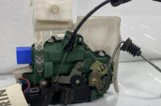 Serrure avant droit VOLKSWAGEN POLO 4