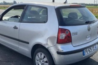Serrure avant droit VOLKSWAGEN POLO 4