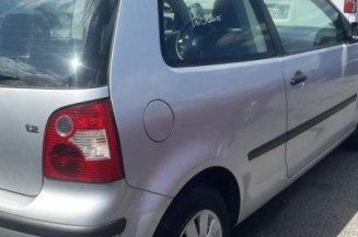 Serrure avant droit VOLKSWAGEN POLO 4
