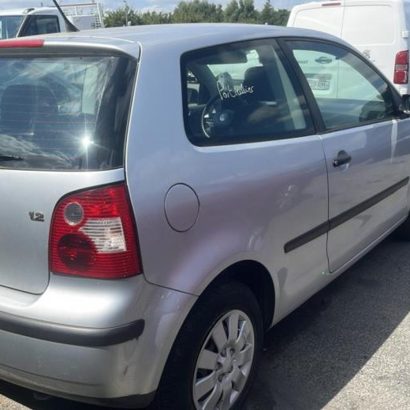 Serrure avant droit VOLKSWAGEN POLO 4 Photo n°8
