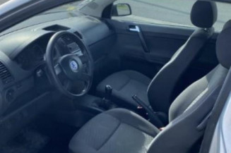 Serrure avant droit VOLKSWAGEN POLO 4