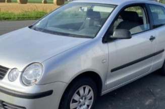 Serrure avant droit VOLKSWAGEN POLO 4