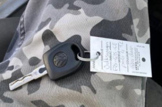 Serrure avant droit VOLKSWAGEN POLO 4