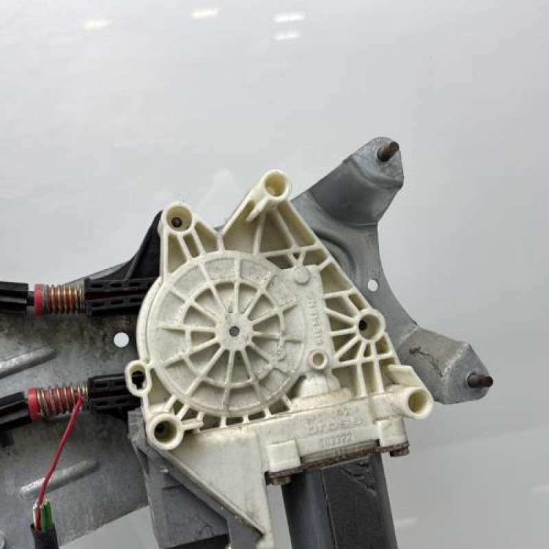 Leve vitre electrique avant gauche CITROEN XSARA PICASSO Photo n°4