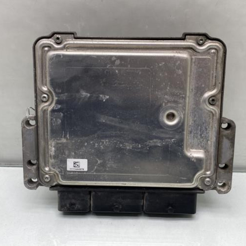 Calculateur moteur RENAULT TRAFIC 3 COURT Photo n°4