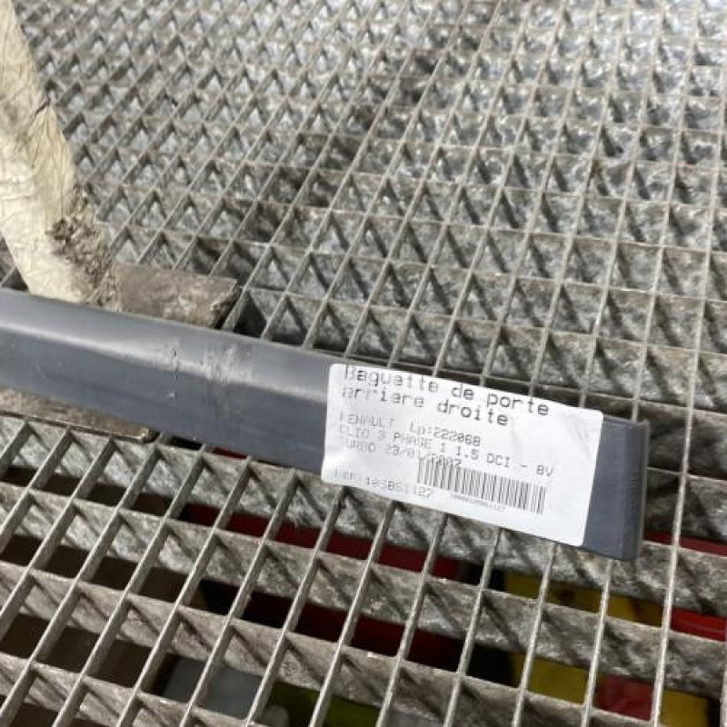 Baguette de porte arriere droite RENAULT CLIO 3 Photo n°3