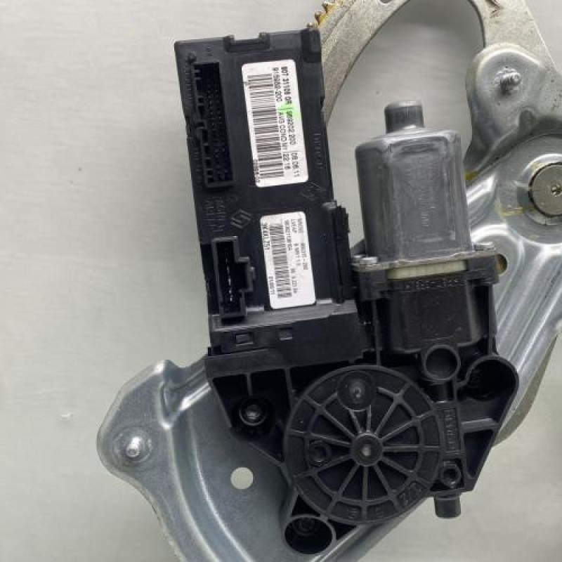 Leve vitre electrique avant gauche RENAULT SCENIC 3 Photo n°3