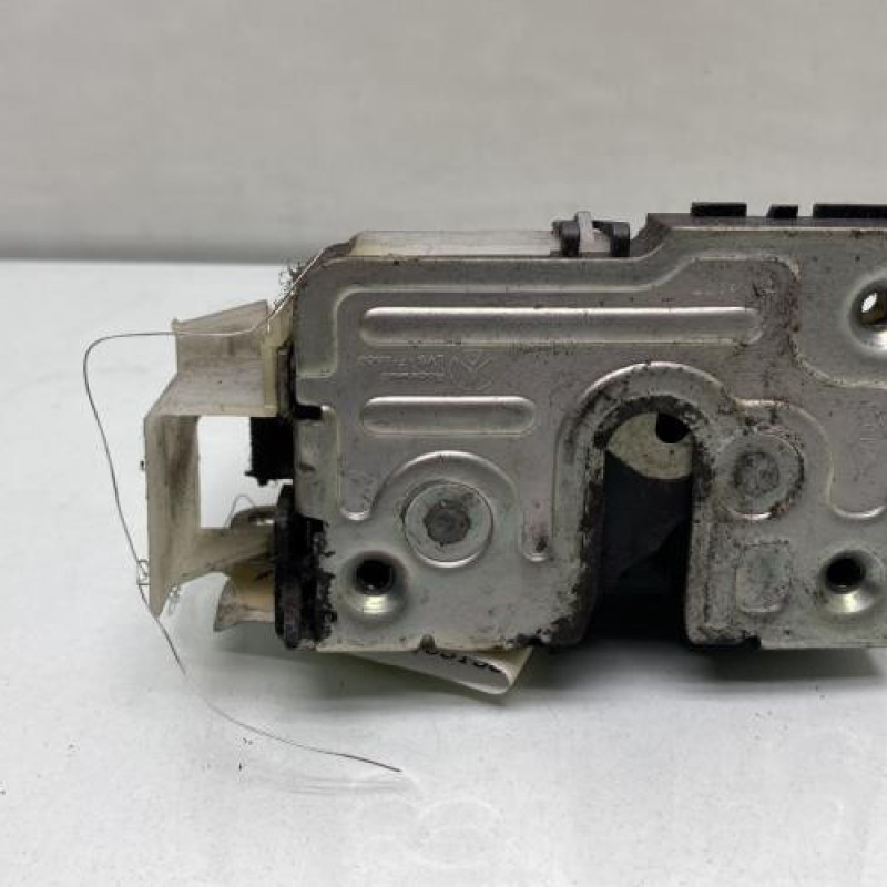 Serrure arriere droit RENAULT CLIO 2 CAMPUS Photo n°1