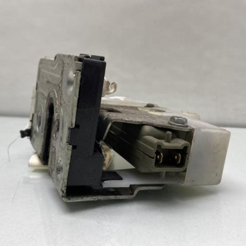 Serrure arriere droit RENAULT CLIO 2 CAMPUS Photo n°3