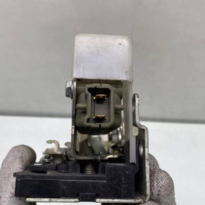 Serrure arriere droit RENAULT CLIO 2 CAMPUS Photo n°4