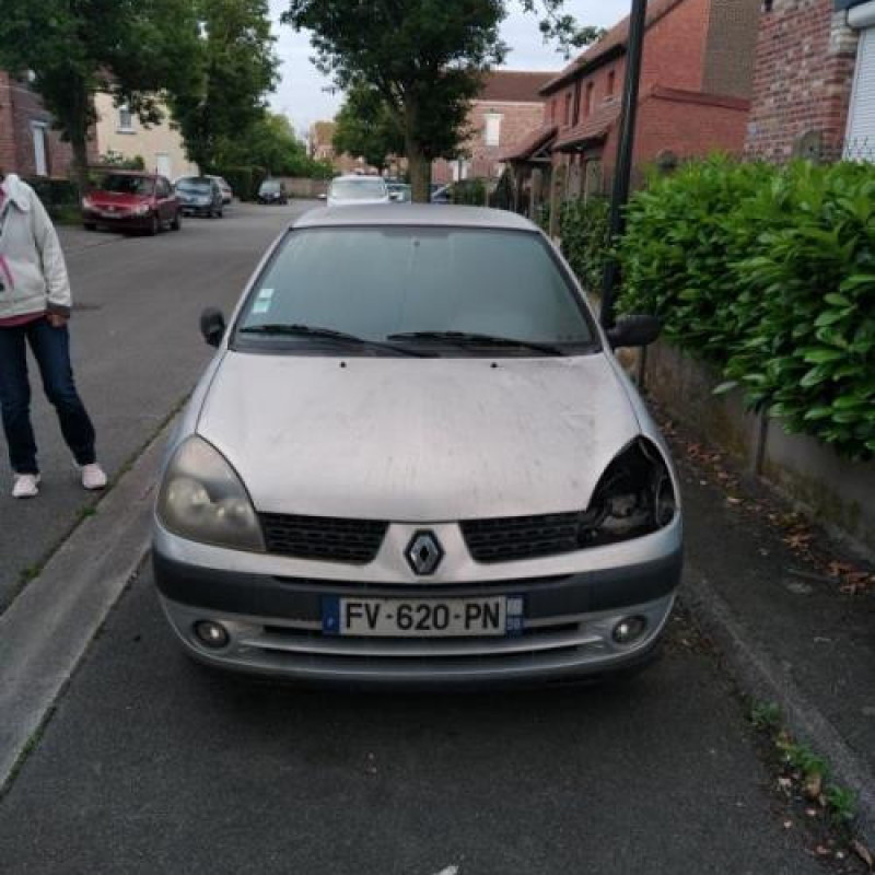Pompe à carburant RENAULT CLIO 2 Photo n°5