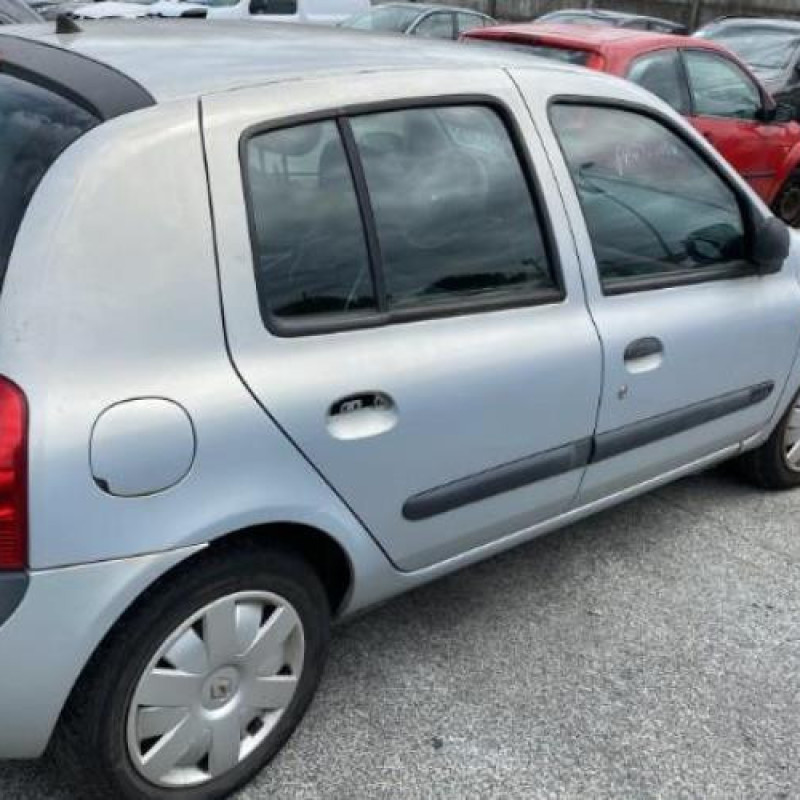 Pompe à carburant RENAULT CLIO 2 Photo n°12