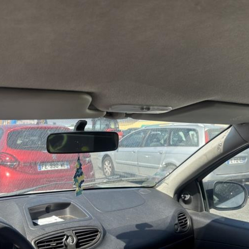 Attache ceinture arriere droit RENAULT CLIO 3 Photo n°17