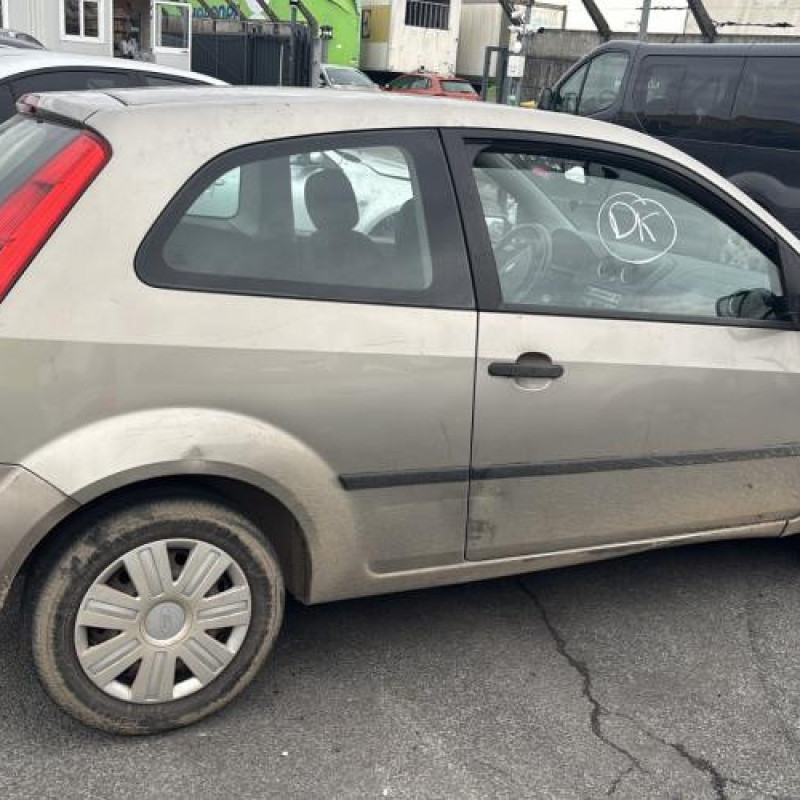 Feu arriere principal droit (feux) FORD FIESTA 5 Photo n°10