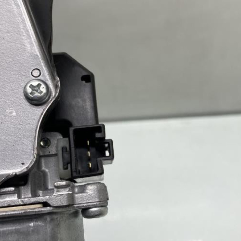 Moteur essuie glace arriere TOYOTA YARIS 2 Photo n°3