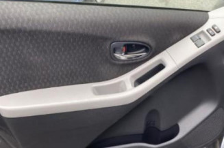 Moteur essuie glace arriere TOYOTA YARIS 2