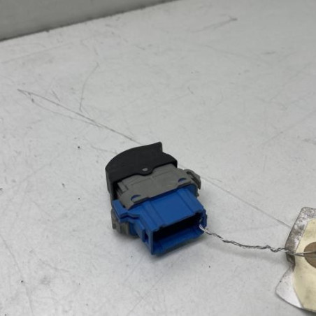 Interrupteur de leve vitre avant droit RENAULT MASTER 3