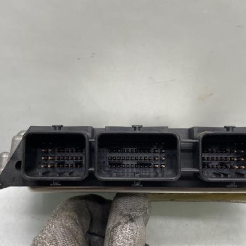 Calculateur moteur PEUGEOT 308 1 Photo n°3