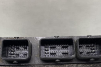 Calculateur moteur RENAULT CLIO 3