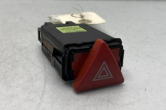 Bouton de warning AUDI A3 1 Photo n°1