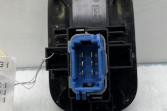 Interrupteur de leve vitre avant droit RENAULT MASTER 3