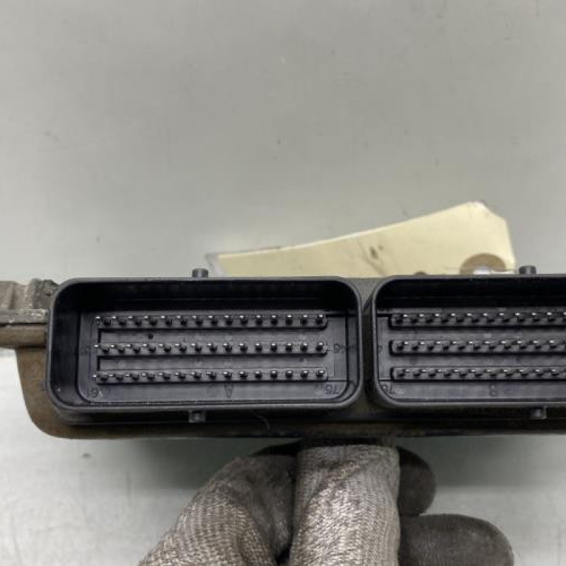 Calculateur moteur RENAULT MEGANE 1 Photo n°3