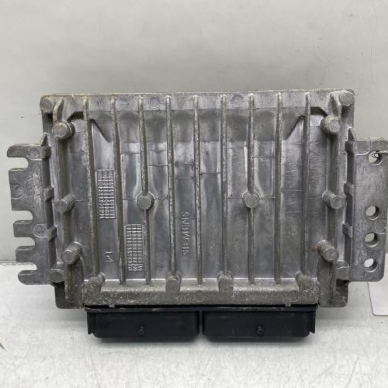 Calculateur moteur RENAULT MEGANE 1 Photo n°4