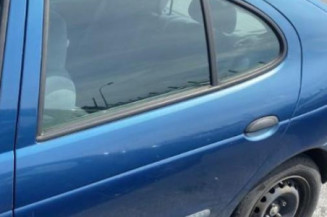 Calculateur moteur RENAULT MEGANE 1