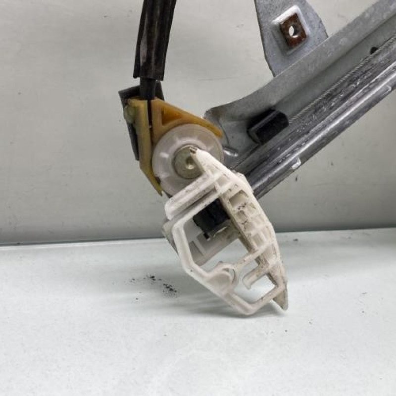 Leve vitre electrique avant gauche CITROEN XSARA PICASSO Photo n°2