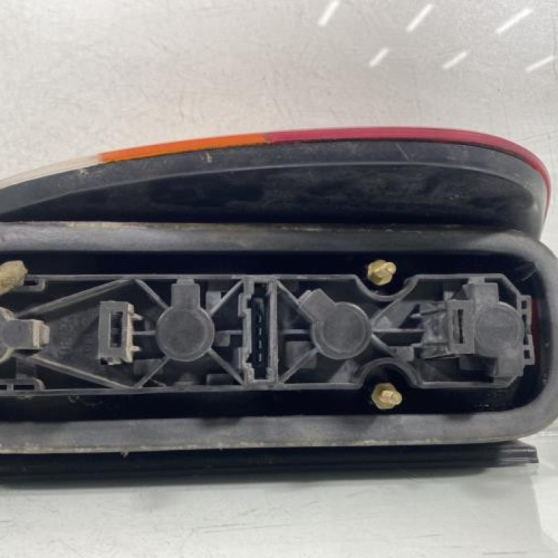 Feu arriere principal droit (feux) VOLKSWAGEN CADDY 2 Photo n°2