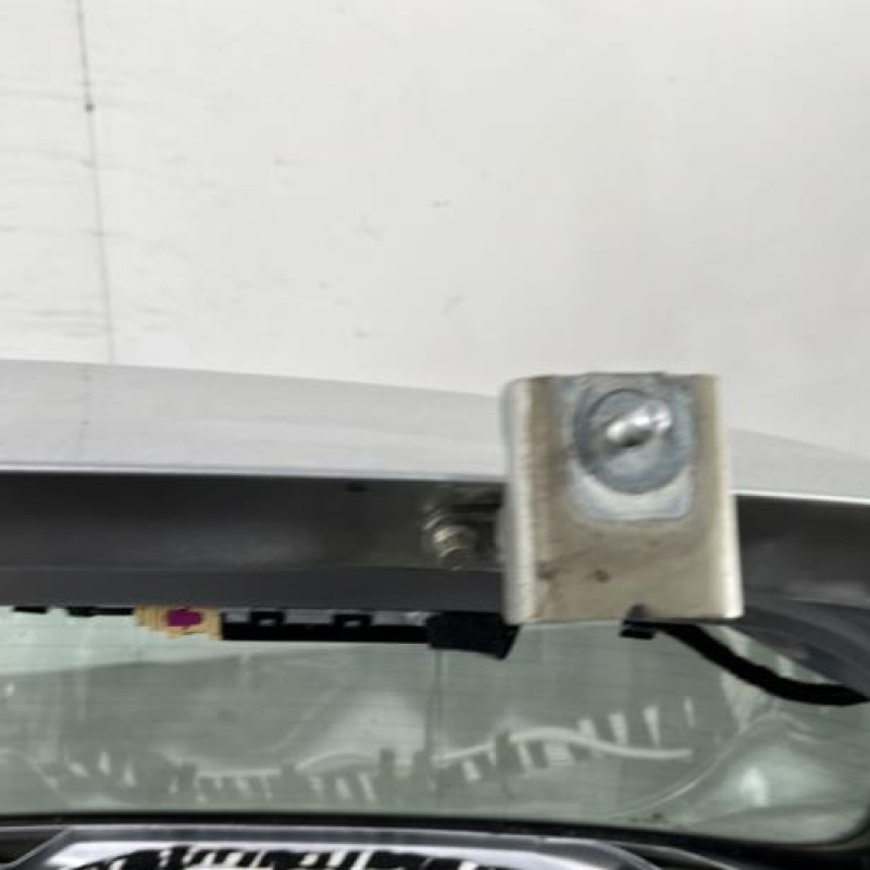 Malle/Hayon arriere VOLKSWAGEN GOLF 6 Photo n°8