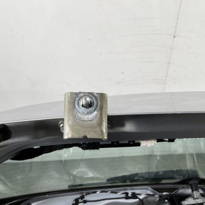 Malle/Hayon arriere VOLKSWAGEN GOLF 6 Photo n°9