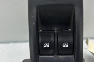 Interrupteur de leve vitre avant gauche RENAULT TRAFIC 2