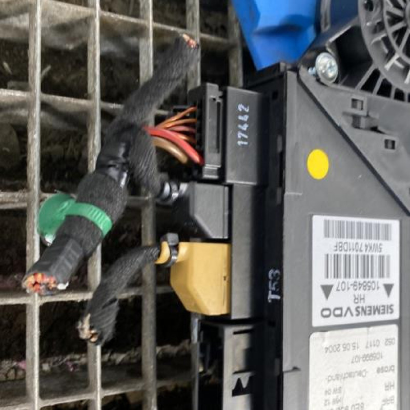 Leve vitre electrique arriere droit AUDI A4 2 Photo n°3