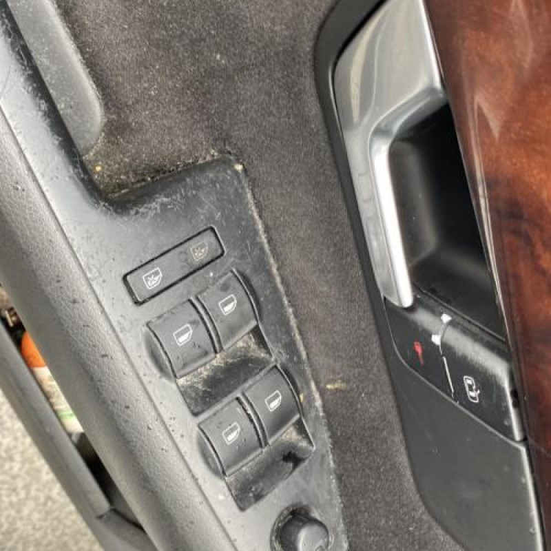 Leve vitre electrique arriere droit AUDI A4 2 Photo n°17
