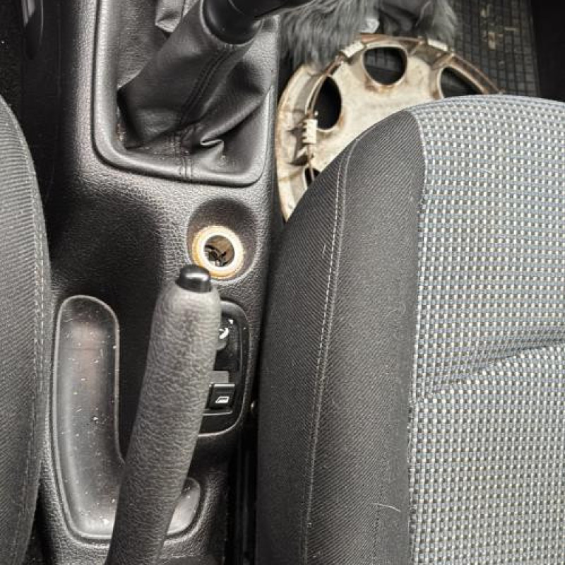 Pretensionneur de ceinture avant droit PEUGEOT 206 Photo n°19