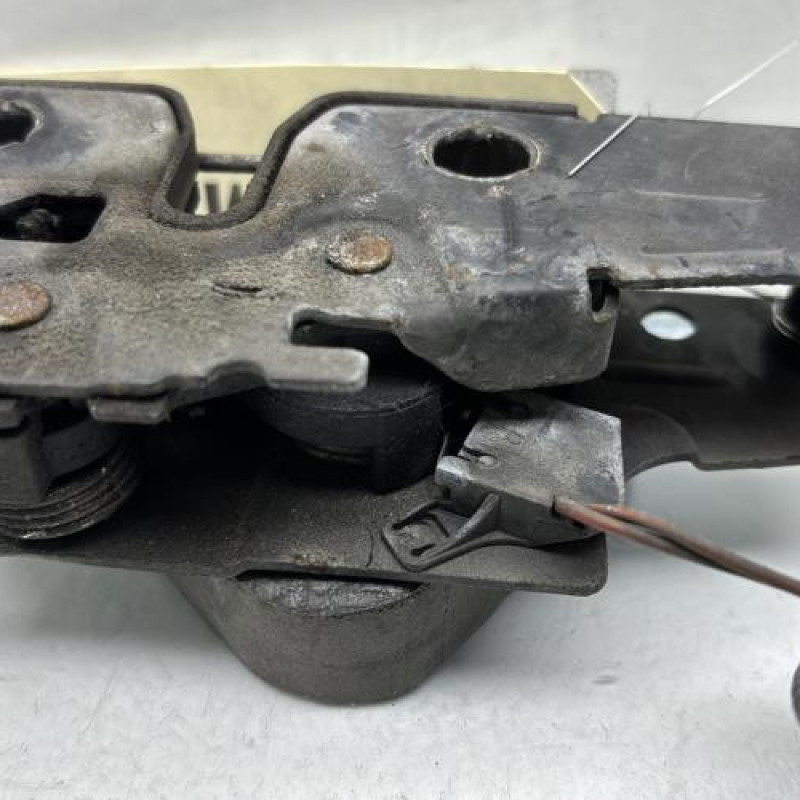 Fermeture de capot VOLKSWAGEN GOLF PLUS Photo n°5