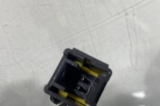 Attache ceinture arriere droit PEUGEOT 5008 1