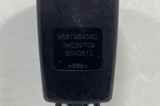 Attache ceinture avant gauche PEUGEOT 5008 1