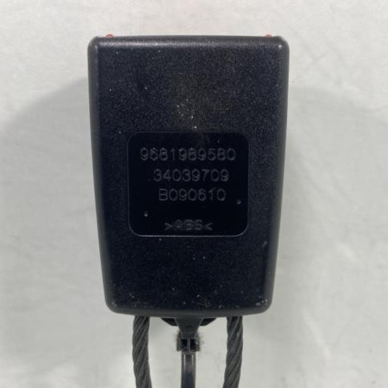 Attache ceinture avant gauche PEUGEOT 5008 1 Photo n°3