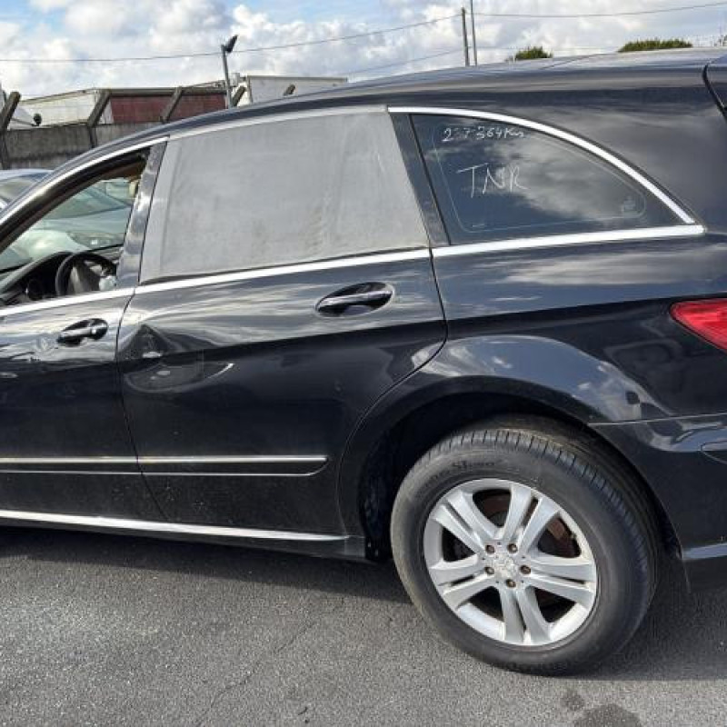 Renfort pare choc avant (traverse) MERCEDES CLASSE R 251 Photo n°10