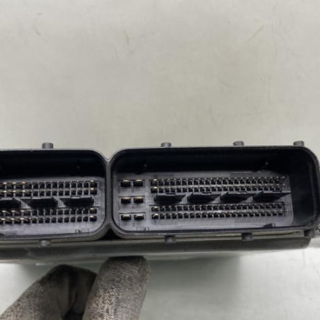 Calculateur moteur VOLKSWAGEN POLO 5