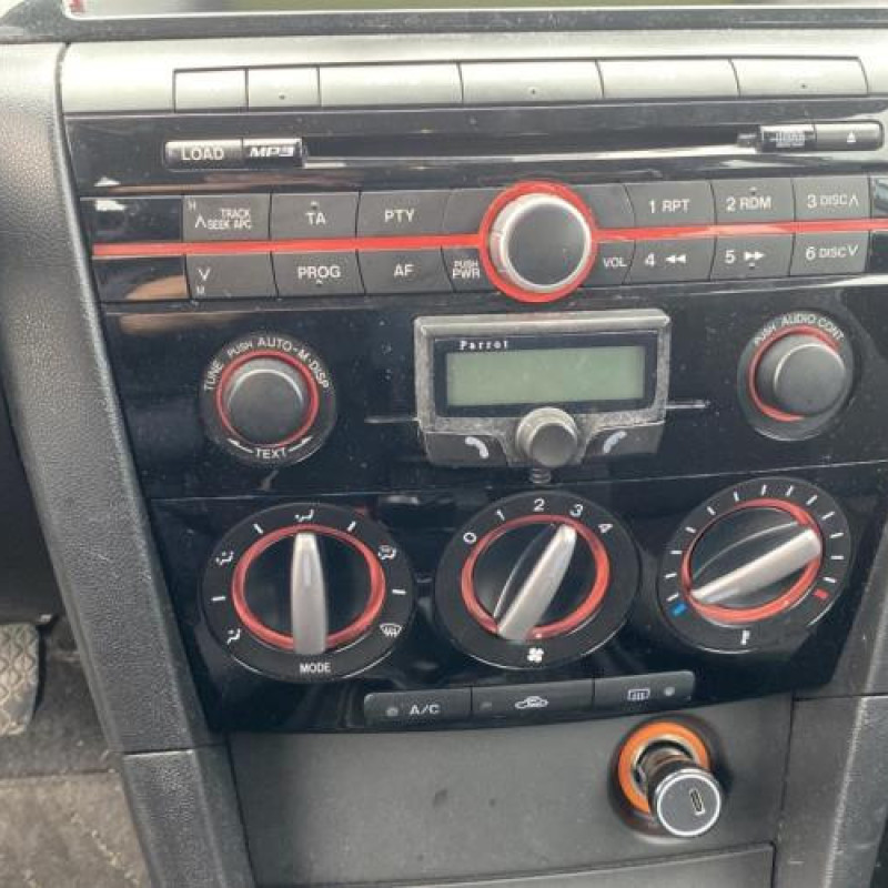 Pare boue arriere droit MAZDA 3 1 Photo n°17