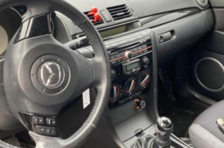 Pare boue arriere droit MAZDA 3 1