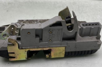 Serrure arriere droit PEUGEOT 306