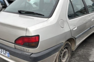 Serrure arriere droit PEUGEOT 306
