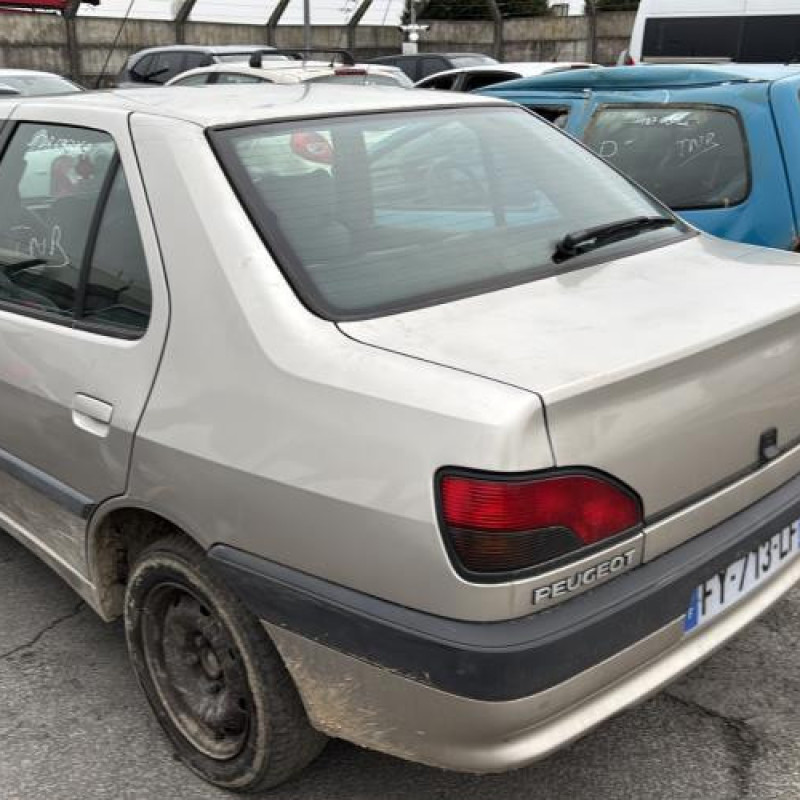 Serrure arriere droit PEUGEOT 306 Photo n°8