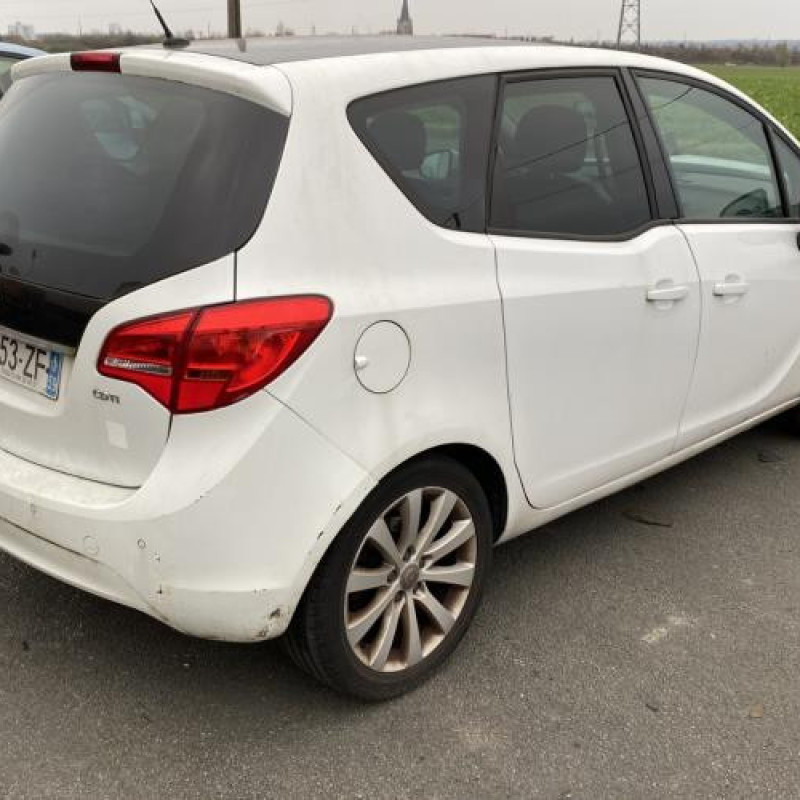 Attache ceinture avant droit OPEL MERIVA B Photo n°6