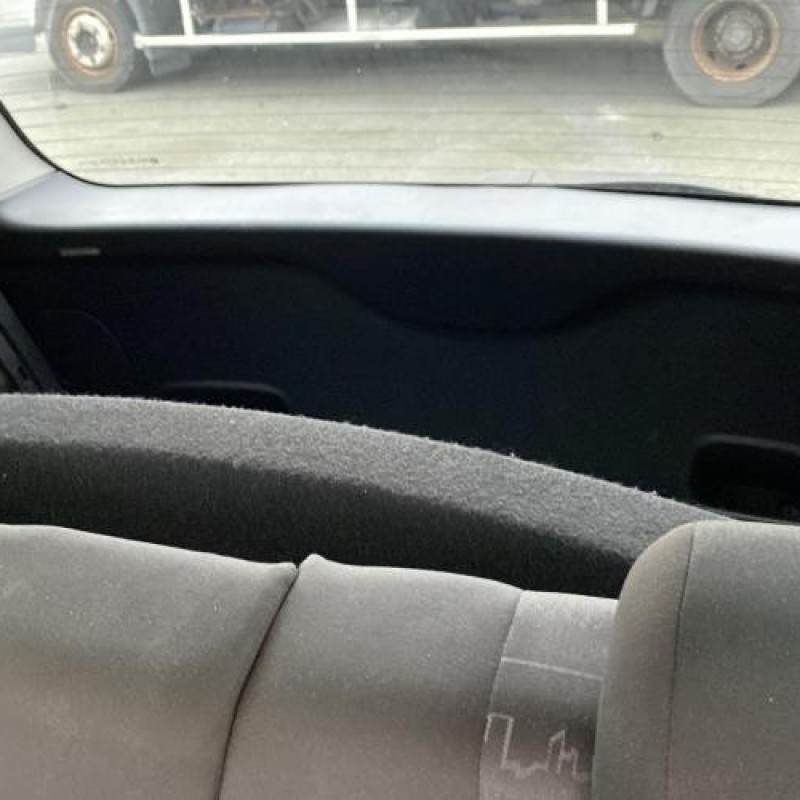 Attache ceinture avant droit OPEL MERIVA B Photo n°17