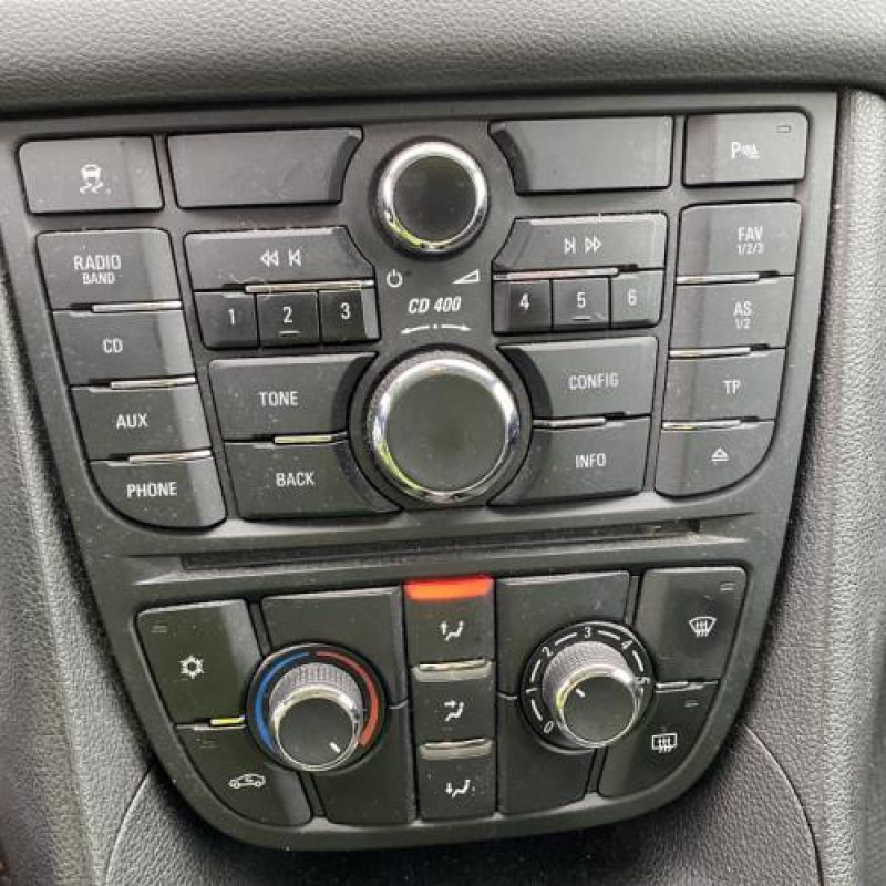 Attache ceinture avant droit OPEL MERIVA B Photo n°20